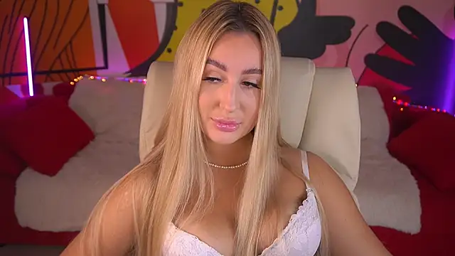 LiaBrazzerr online show from 10-18-25, 08:38