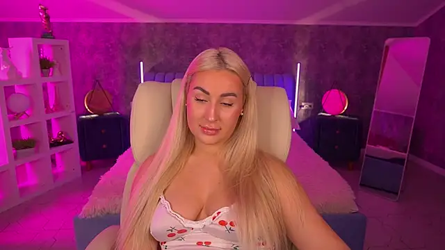 Snapshot of LiaBrazzerr chatting on 04-27-26, 02:04 LiaBrazzerr online show from 04-27-26, 02:04