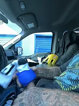 Crackkers online show from 10-18-25, 02:52