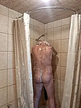 Snapshot of Foxyshaved chatting on 07-27-26, 05:14 Foxyshaved online show from 07-27-26, 05:14