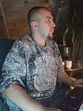 Foxyshaved online show from 11-25-25, 04:02