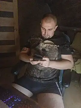 Foxyshaved online show from 11-18-25, 04:16