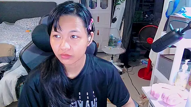 Snapshot of Kana_G chatting on 02-17-25, 07:33 Kana G online show from 02-17-25, 07:33