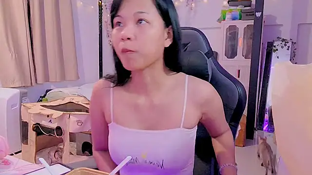 Snapshot of Kana_G chatting on 03-11-25, 03:56 Kana G online show from 03-11-25, 03:56