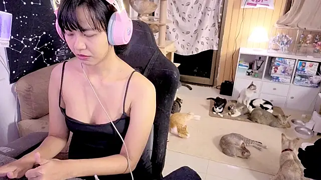 Snapshot of Kana_G chatting on 09-20-25, 04:12 Kana G online show from 09-20-25, 04:12