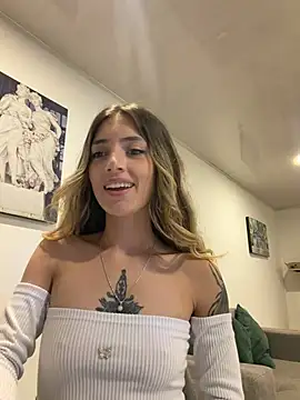 Snapshot of IsadoraGalle_ chatting on 06-14-26, 11:17 IsadoraGalle online show from 06-14-26, 11:17
