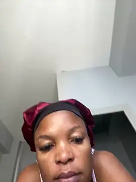 slimcateee online show from 10-24-25, 07:40