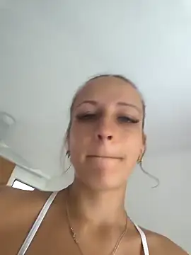 emma4xxx online show from 04-11-26, 12:51