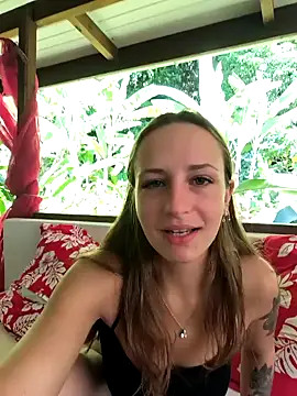 Snapshot of emma4xxx chatting on 01-19-25, 07:26 emma4xxx online show from 01-19-25, 07:26