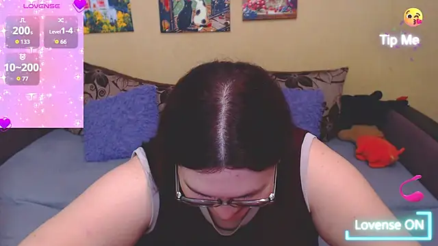 JuliaKeln online show from 05-18-26, 07:40