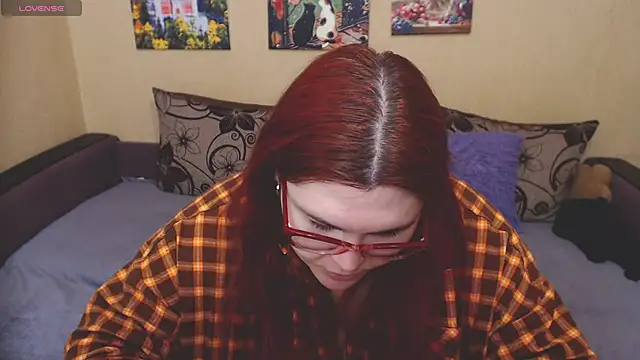 JuliaKeln online show from 04-22-26, 04:03