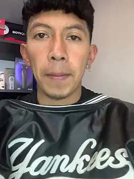 Snapshot of Chocolatito26 chatting on 02-21-25, 01:22 Chocolatito26 online show from 02-21-25, 01:22