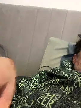 Snapshot of Jujojook chatting on 10-31-25, 12:29 Jujojook online show from 10-31-25, 12:29