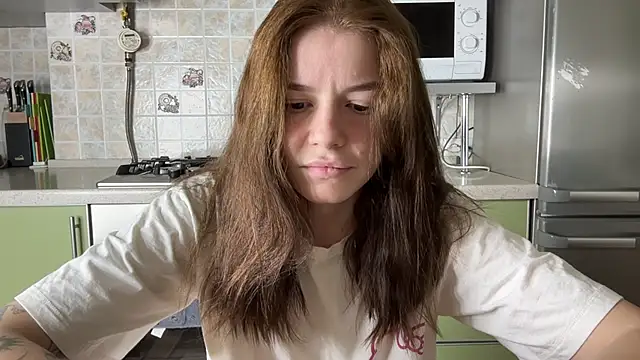 Snapshot of mia___mi chatting on 02-22-25, 03:47 mia mi online show from 02-22-25, 03:47