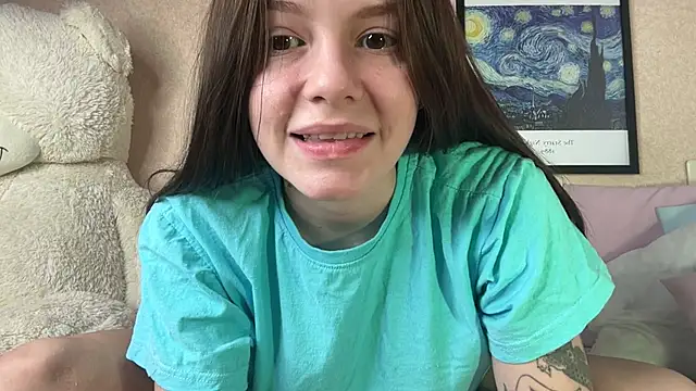 Snapshot of mia___mi chatting on 01-29-25, 10:37 mia mi online show from 01-29-25, 10:37