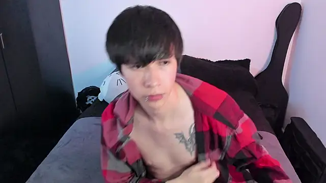 Aventure Twinks online show from 11-12-25, 01:43