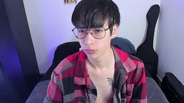 Aventure Twinks online show from 10-16-25, 07:11
