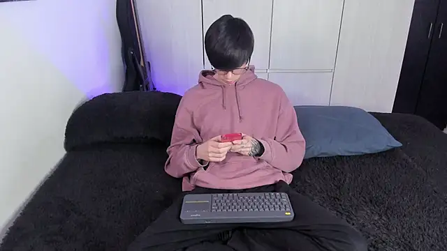 Aventure Twinks online show from 01-29-25, 05:24