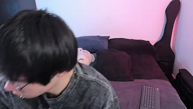 Aventure Twinks online show from 12-03-25, 05:12