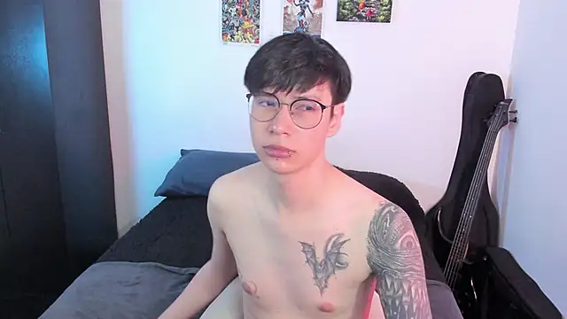 Aventure Twinks online show from 06-16-26, 10:10
