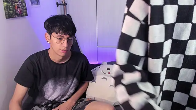 Aventure Twinks online show from 01-11-25, 04:16