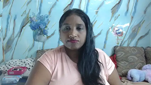 Snapshot of Indian_tracy chatting on 06-19-26, 08:31 Indian tracy online show from 06-19-26, 08:31
