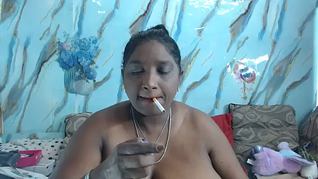 Snapshot of Indian_tracy chatting on 05-08-26, 09:35 Indian tracy online show from 05-08-26, 09:35