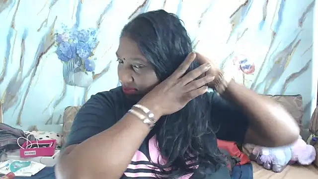 Snapshot of Indian_tracy chatting on 05-11-26, 08:16 Indian tracy online show from 05-11-26, 08:16