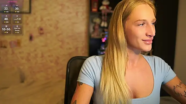 Nicolette  Shea  online show from 12-15-25, 09:26