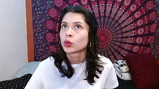 AbbySccott online show from 11-07-25, 12:37