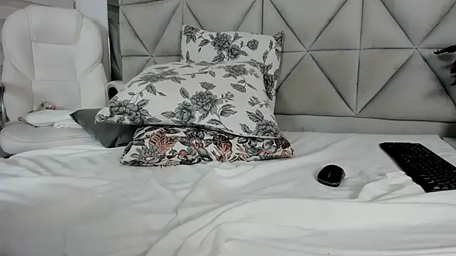 Snapshot of nina_pons chatting on 03-19-25, 02:05 nina pons online show from 03-19-25, 02:05