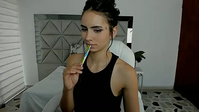 Snapshot of nina_pons chatting on 03-07-25, 09:48 nina pons online show from 03-07-25, 09:48