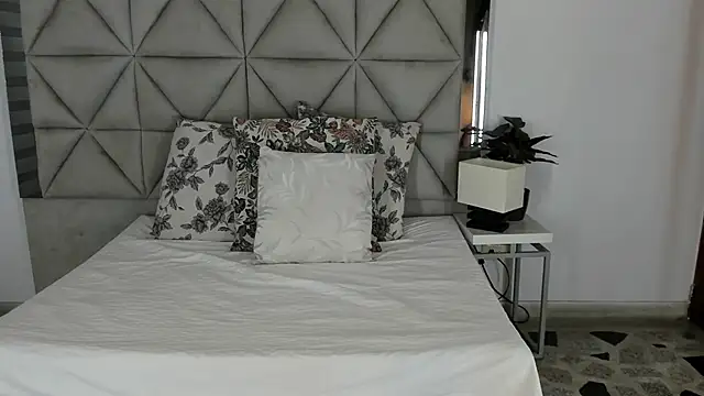 Snapshot of nina_pons chatting on 09-29-25, 11:21 nina pons online show from 09-29-25, 11:21