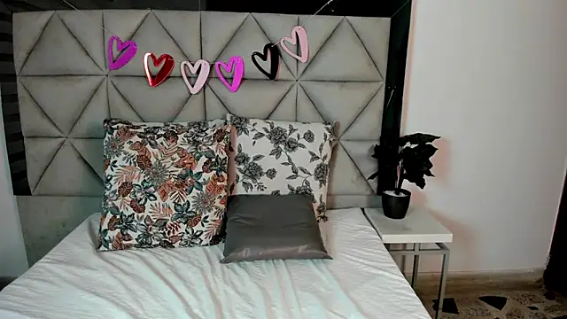 Snapshot of nina_pons chatting on 02-15-25, 12:59 nina pons online show from 02-15-25, 12:59