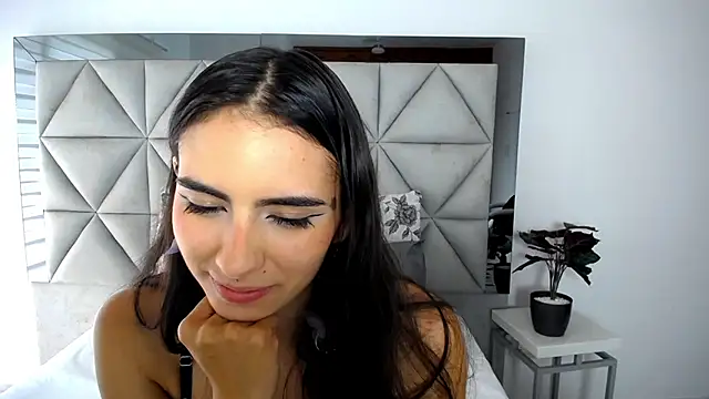 Snapshot of nina_pons chatting on 02-06-25, 08:34 nina pons online show from 02-06-25, 08:34
