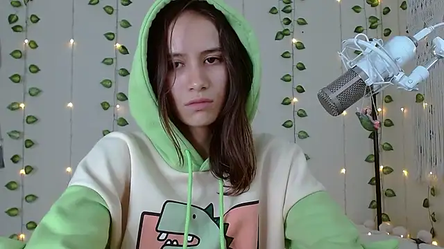 Snapshot of reaLISStic chatting on 01-08-26, 05:08 reaLISStic online show from 01-08-26, 05:08