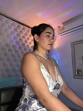 Snapshot of ZarahEvans chatting on 12-06-24, 10:35 ZarahEvans online show from 12-06-24, 10:35