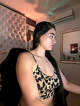 Snapshot of ZarahEvans chatting on 09-18-25, 07:28 ZarahEvans online show from 09-18-25, 07:28