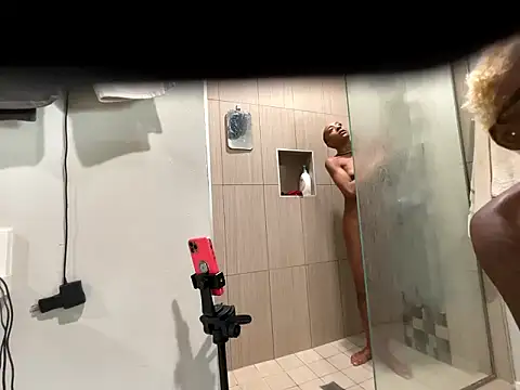 Snapshot of VixenCapri chatting on 01-18-26, 08:23 VixenCapri online show from 01-18-26, 08:23