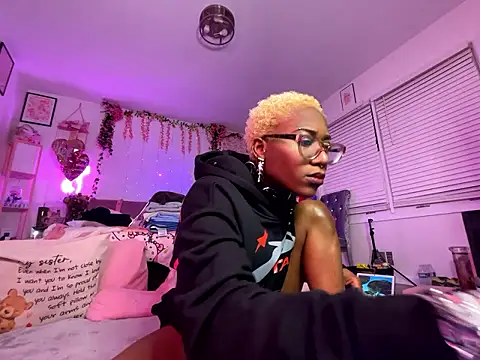 Snapshot of VixenCapri chatting on 01-15-26, 11:08 VixenCapri online show from 01-15-26, 11:08