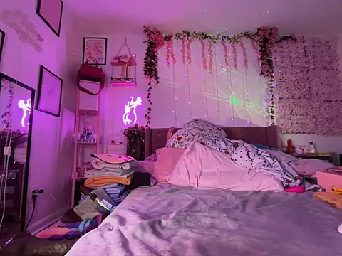 Snapshot of VixenCapri chatting on 02-11-26, 10:09 VixenCapri online show from 02-11-26, 10:09