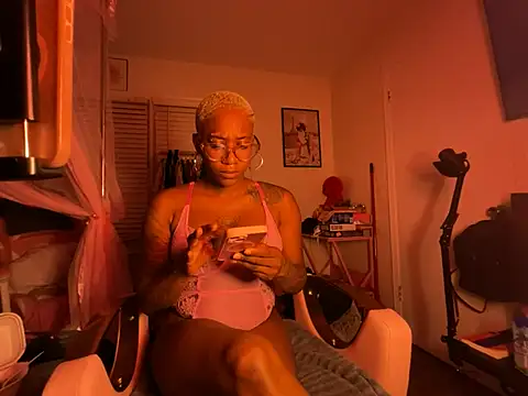 VixenCapri online show from 05-27-26, 01:15