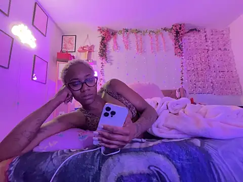 VixenCapri online show from 12-03-25, 04:13