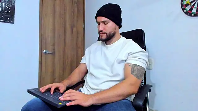 AndrewDiaz online show from 10-11-25, 04:13