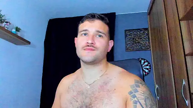 Snapshot of AndrewDiaz chatting on 06-08-26, 11:38 AndrewDiaz online show from 06-08-26, 11:38