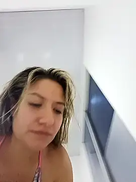 Snapshot of valeriahunter1 chatting on 01-11-25, 12:22 valeriahunter1 online show from 01-11-25, 12:22