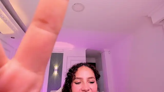 anahi curlie1 online show from 05-31-26, 06:09