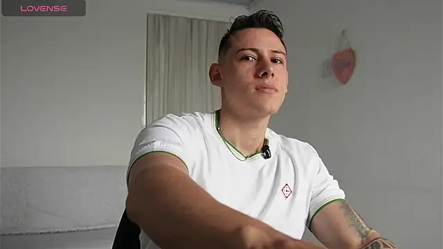 Muscle King Cum online show from 04-15-26, 01:59