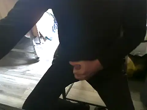 hornyman18cm39 online show from 03-11-26, 01:05