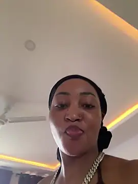 Snapshot of Candiey001 chatting on 06-02-26, 06:46 Candiey001 online show from 06-02-26, 06:46